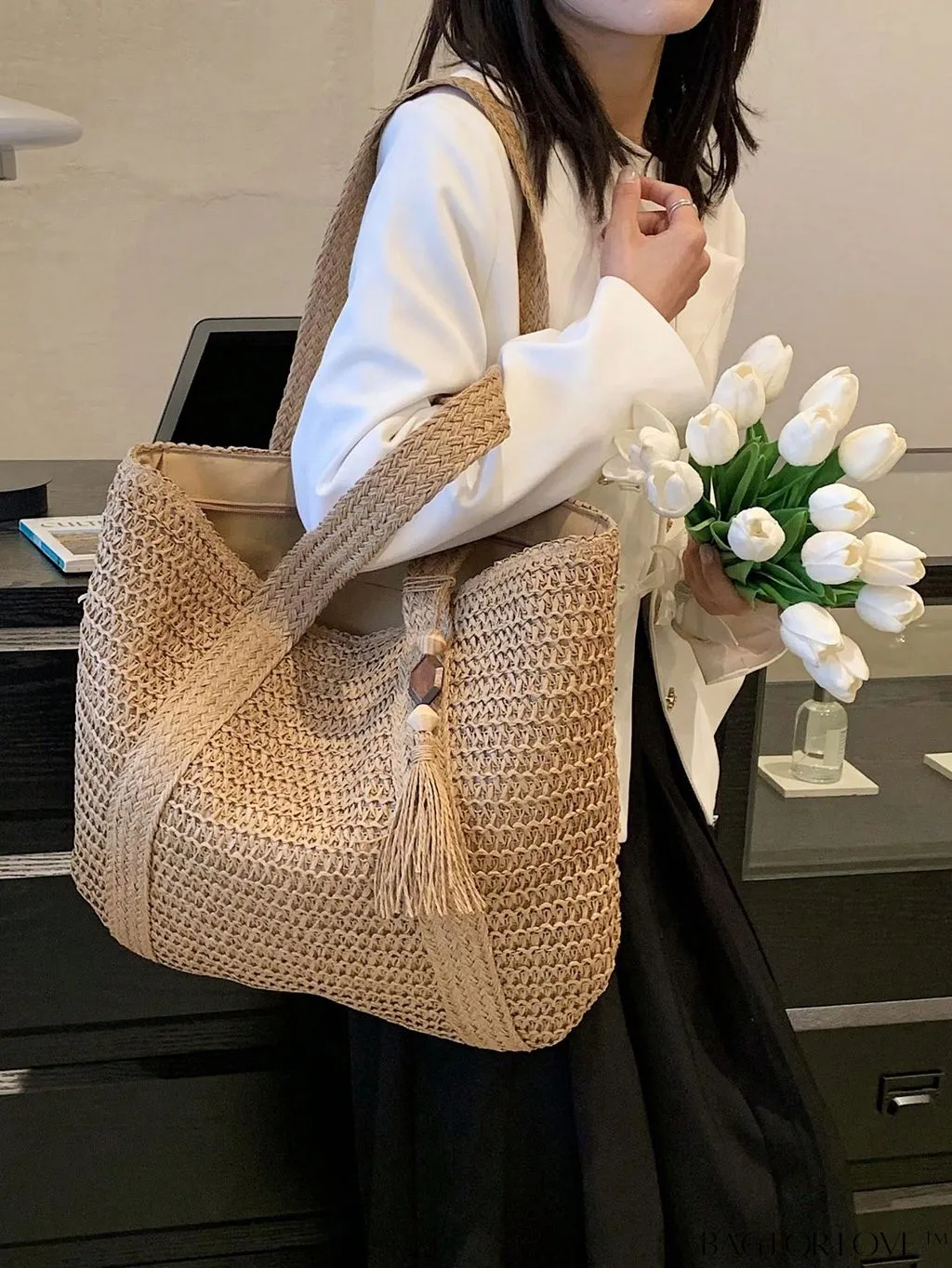 BagForLove - Oversized Straw Bag with Tassel Decoration - Ideal for Summer Beach Travel