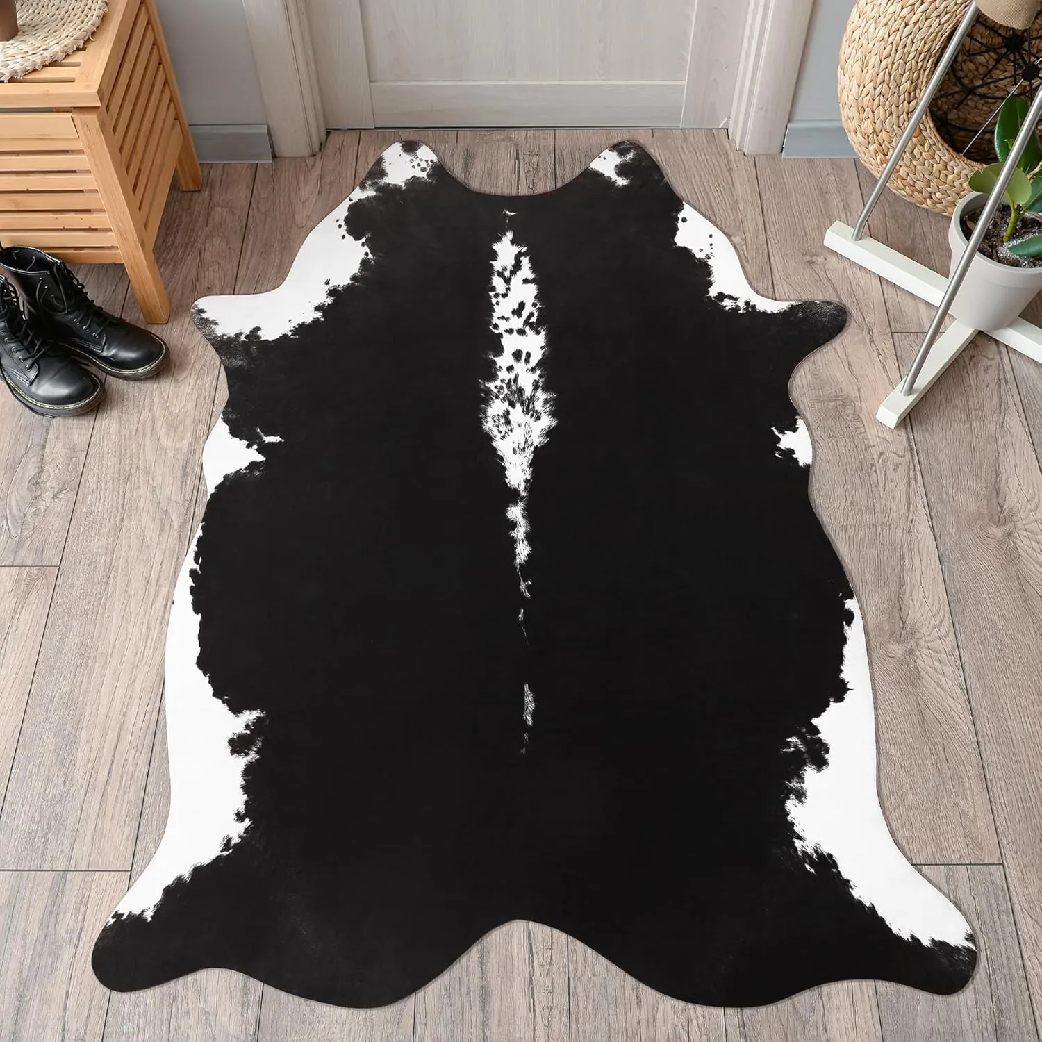 BENRON Small Cowhide Rug Black Area Rug Door Mat 2.3x3.6ft Western Rug Faux Animal Hide Rug Premium Rugs for Bedroom Entryway Kitchen Hallyway