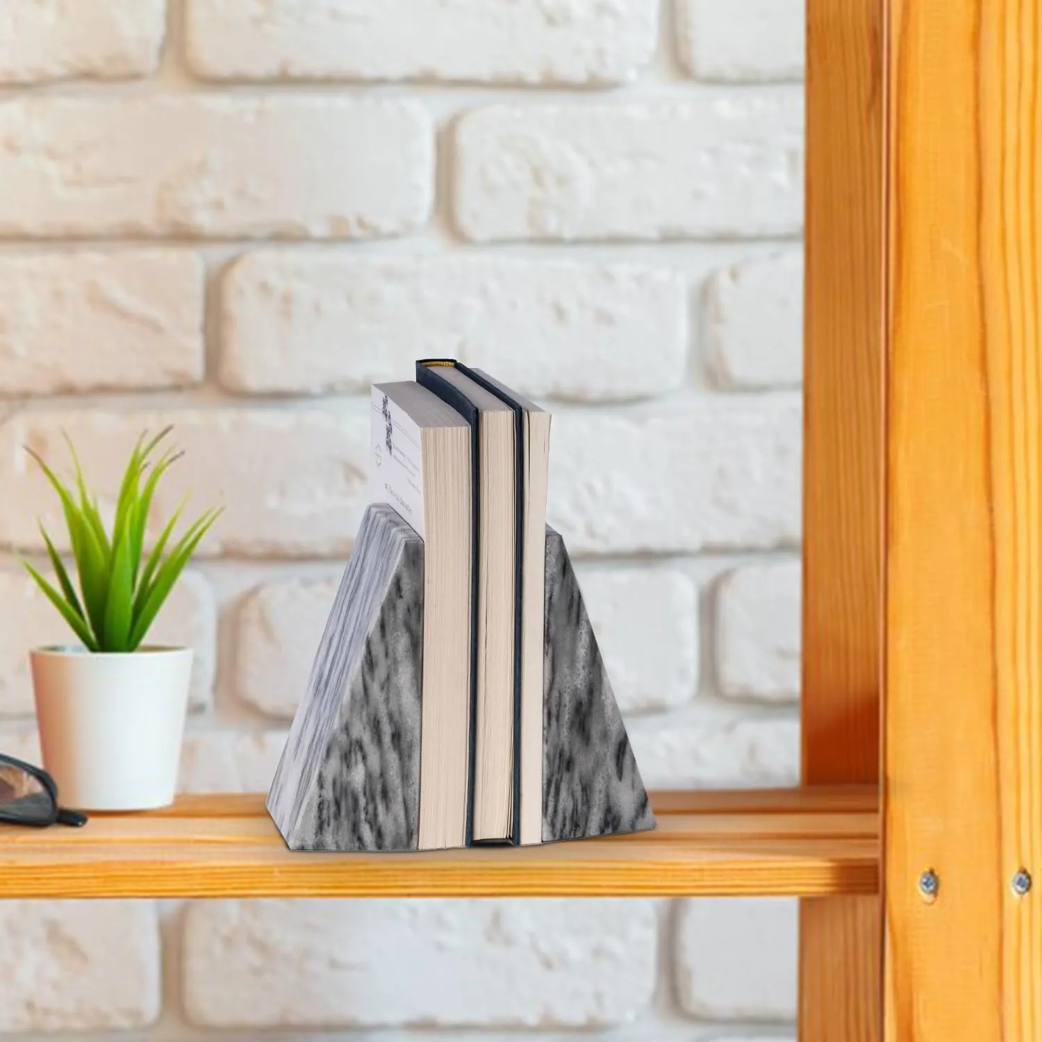 Bey-Berk Gray Triangular Marble Bookends – Heavy-Duty Wedge Design, Modern Office and Bookshelf Organizer