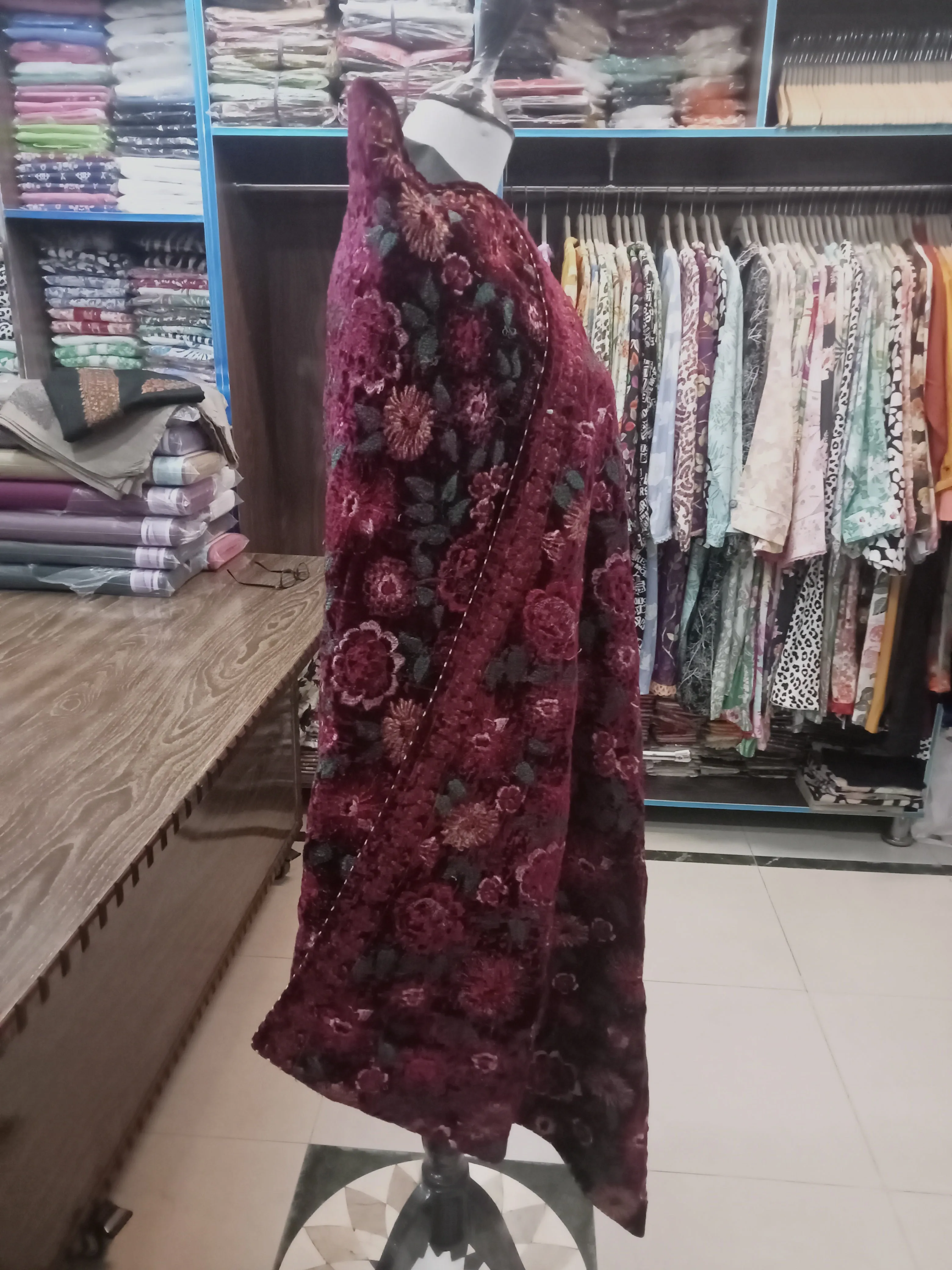 Breeze velvet embroidered shawls