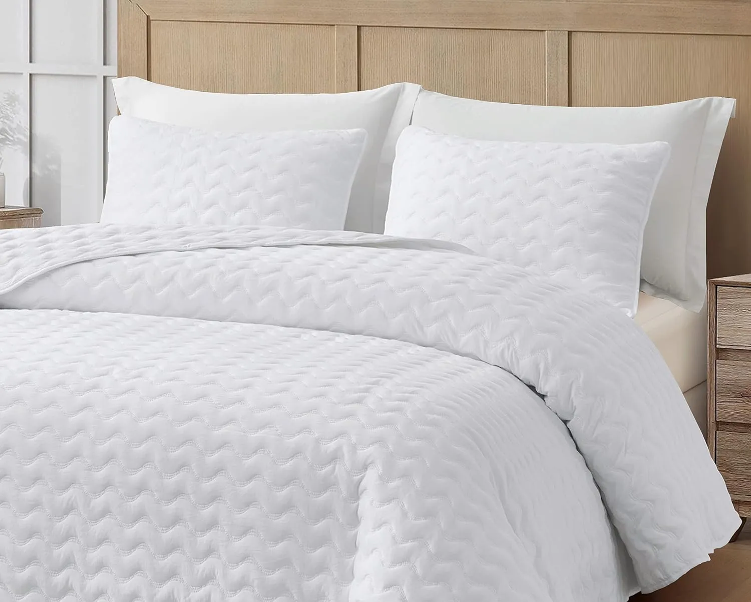 Chezmoi Collection Destiny 3-Piece White Queen Size Quilt Set - Stone-Washed Soft Microfiber Lightweight Quilted Bedspread Coverlet Set for All Seasons Wavy Line Stitching