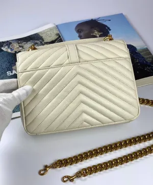 COLLEGE MEDIUM CHAIN BAG IN QUILTED LEATHER white