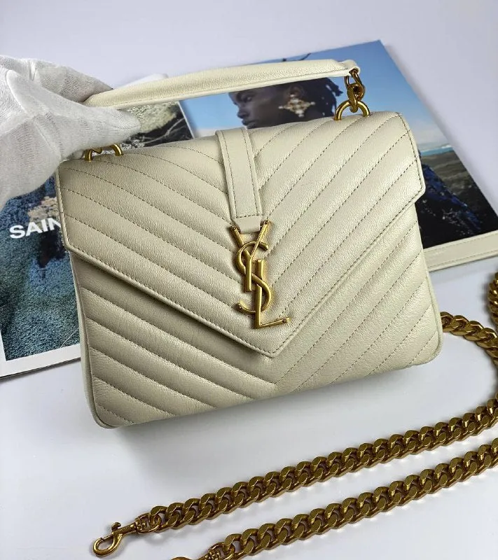 COLLEGE MEDIUM CHAIN BAG IN QUILTED LEATHER white