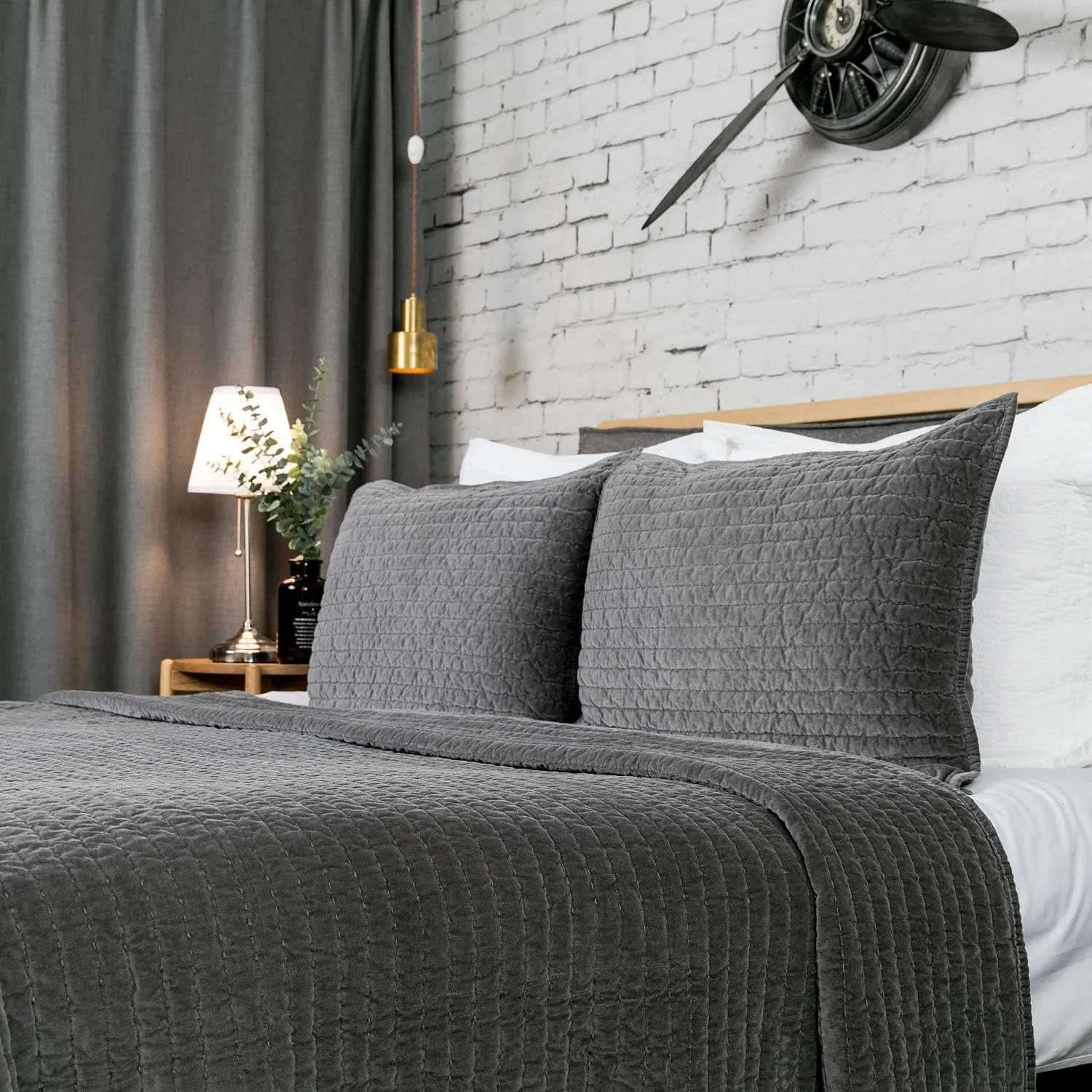 ELEGANT LIFE HOME Velvet Quilt Twin Reversible Royal Cotton Velvet Pic-Stitch Bedding Quilt - Twin - 68'' x 90'', Grey