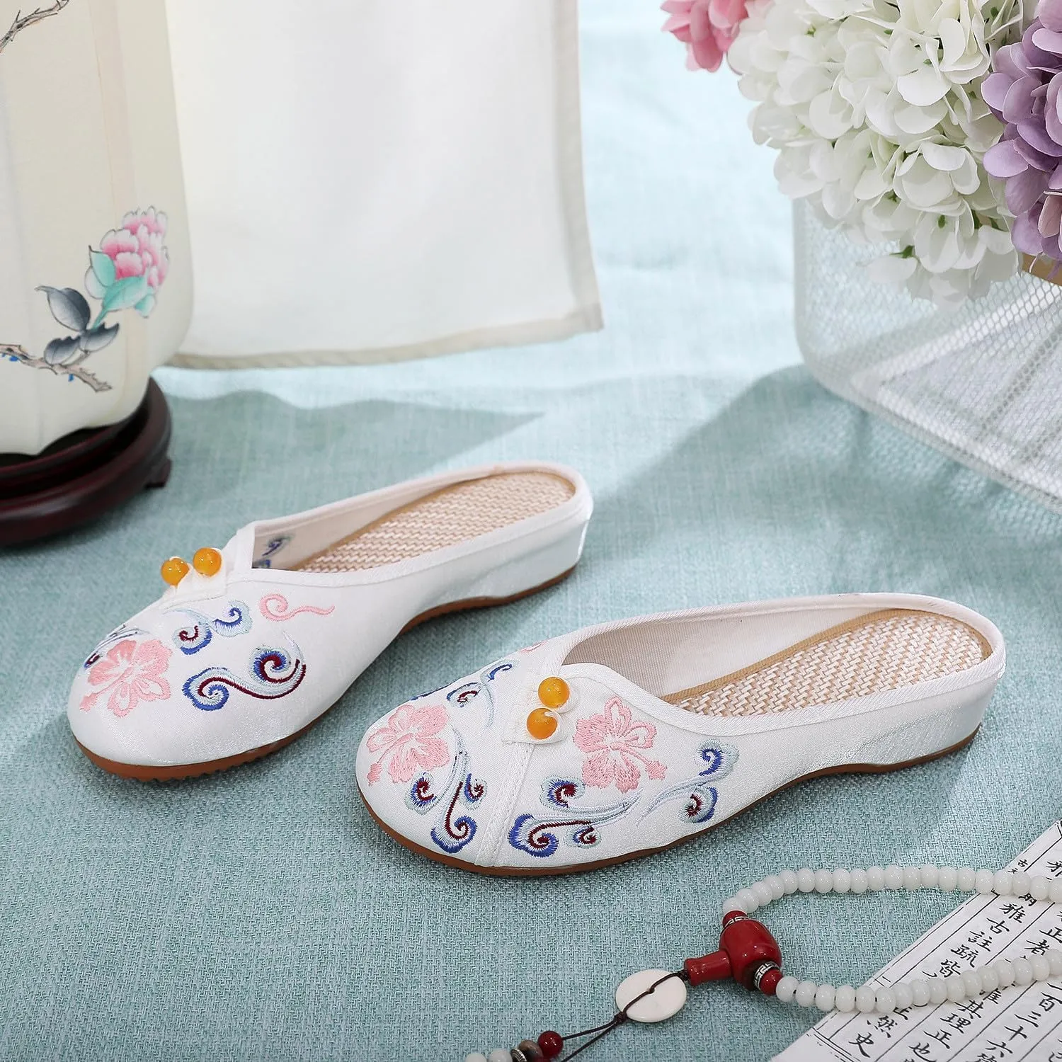 Embroidered Flower Women's Shoes Backless Mules Comfortable Flats Round Toe Loafers Chinese Style Canvas Slippers Cute Sandals