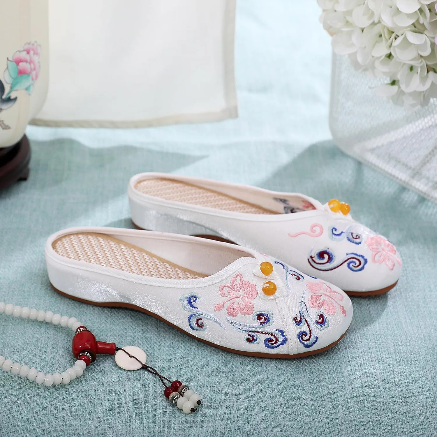 Embroidered Flower Women's Shoes Backless Mules Comfortable Flats Round Toe Loafers Chinese Style Canvas Slippers Cute Sandals