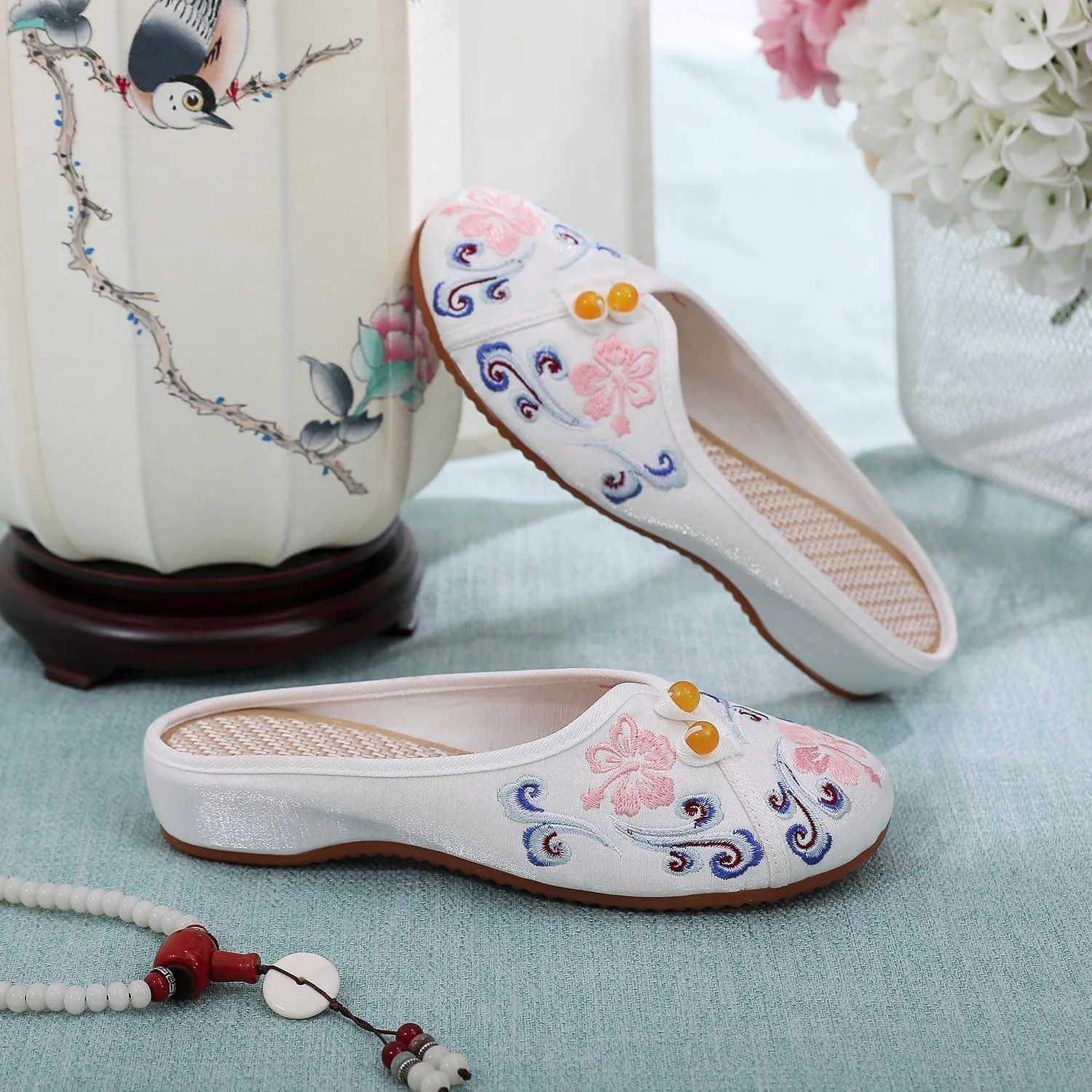 Embroidered Flower Women's Shoes Backless Mules Comfortable Flats Round Toe Loafers Chinese Style Canvas Slippers Cute Sandals
