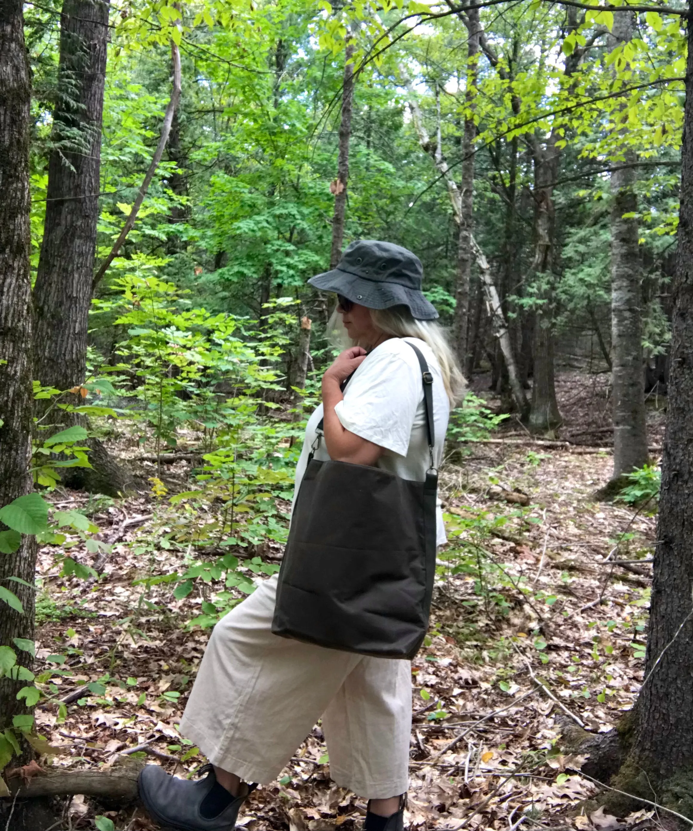 Field Tote Bag Soft Olive Waxed Canvas & Rifle Paper Co Lined