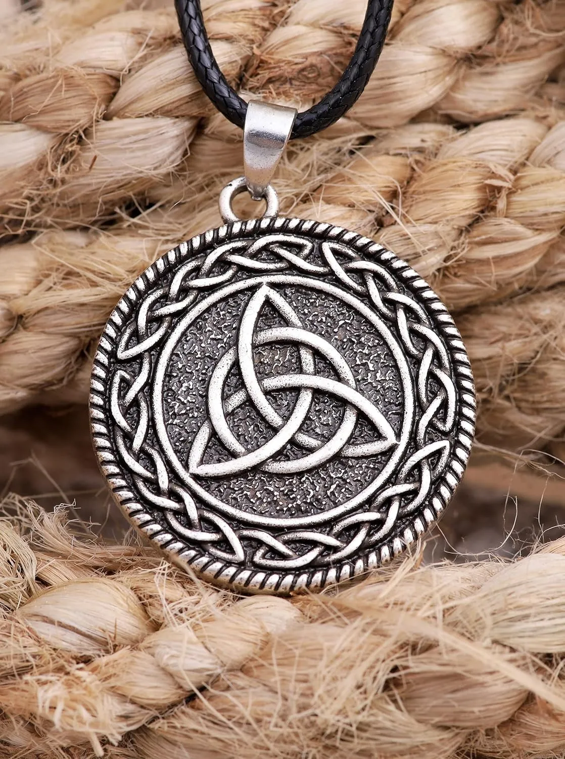 HAQUIL Triquetra Necklace, Celtic Knot Triquetra Pendant, Celtic Jewelry Gift for Men and Women