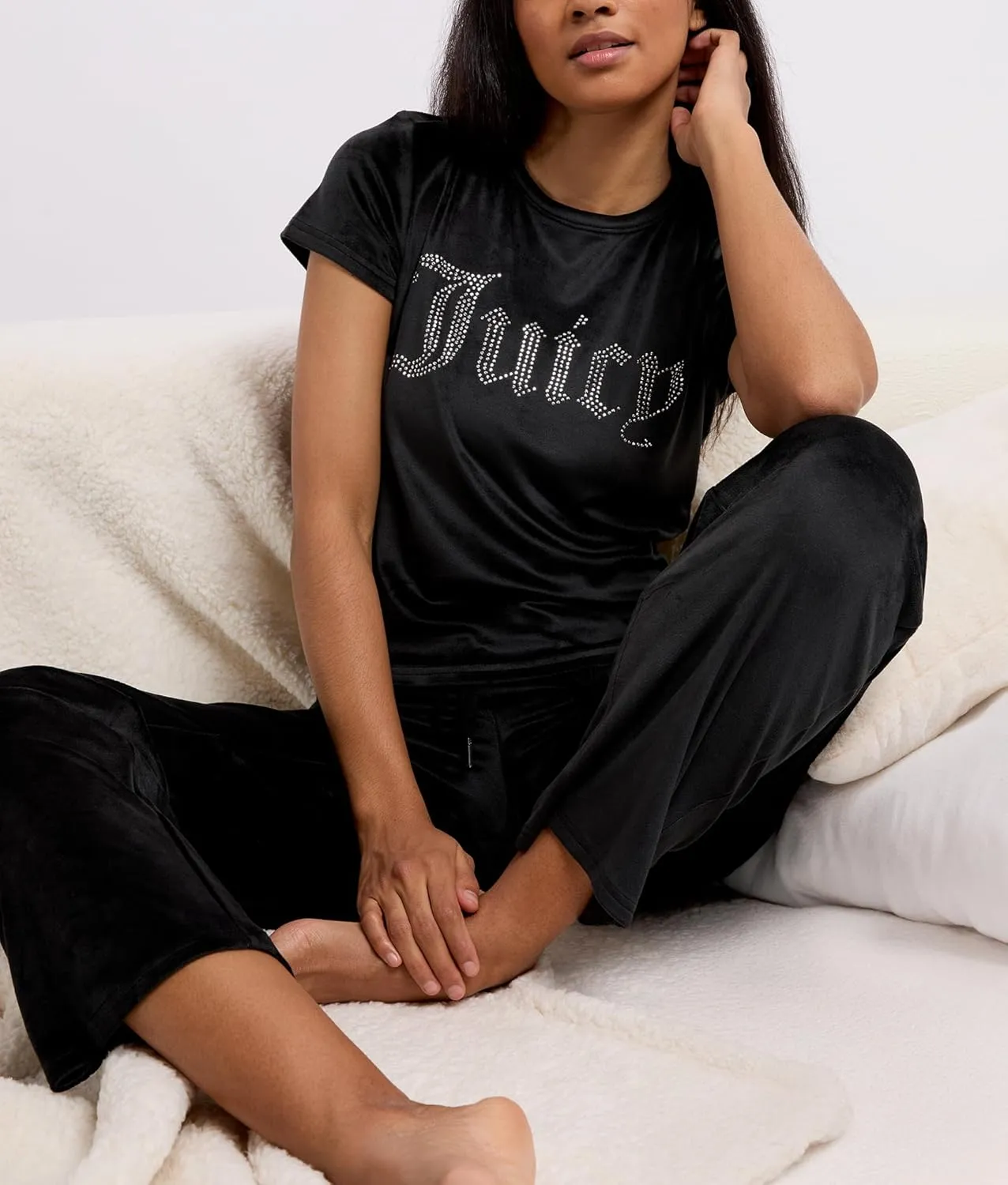 Juicy Couture Women's 2 Piece Velvet Fleece Short Sleeve Shirt and Pants Lounge Sleepwear Set