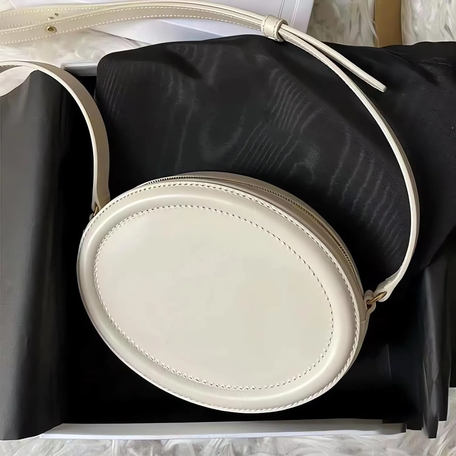 Leather Designer Female Crossbody Bags and Chain Handbags,Women's Purses Quilted Shoulder Round Satchel Bags