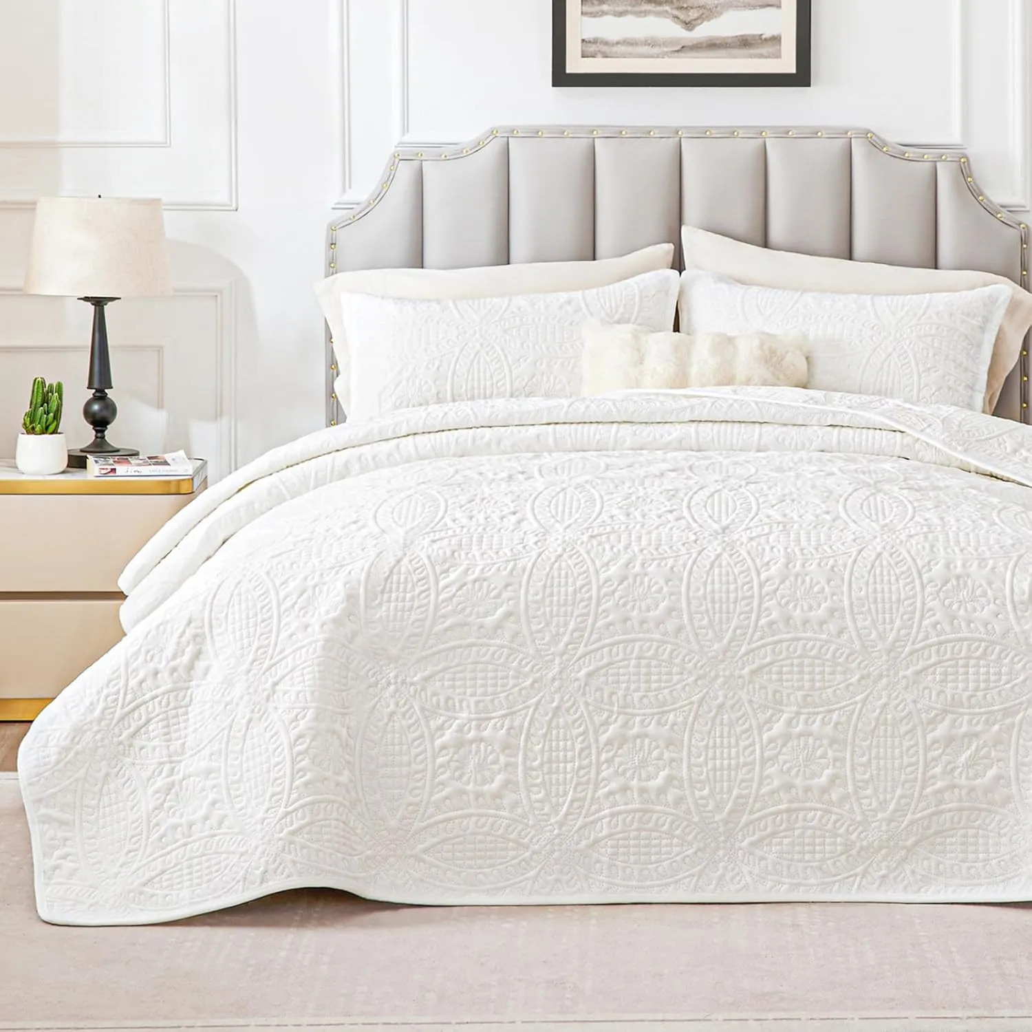 Love's cabin Velvet Quilts for Queen Bedspreads Bedding Set - Luxury Velvet Quilt Lightweight Bedspread - Coin Pattern Comforter Coverlet for All Season - White, 3 Piece (1 Quilt, 2 Pillow Shams)