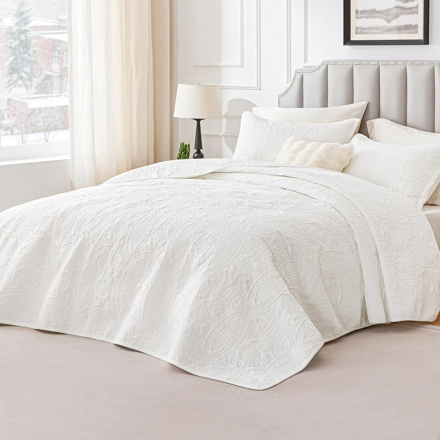 Love's cabin Velvet Quilts for Queen Bedspreads Bedding Set - Luxury Velvet Quilt Lightweight Bedspread - Coin Pattern Comforter Coverlet for All Season - White, 3 Piece (1 Quilt, 2 Pillow Shams)