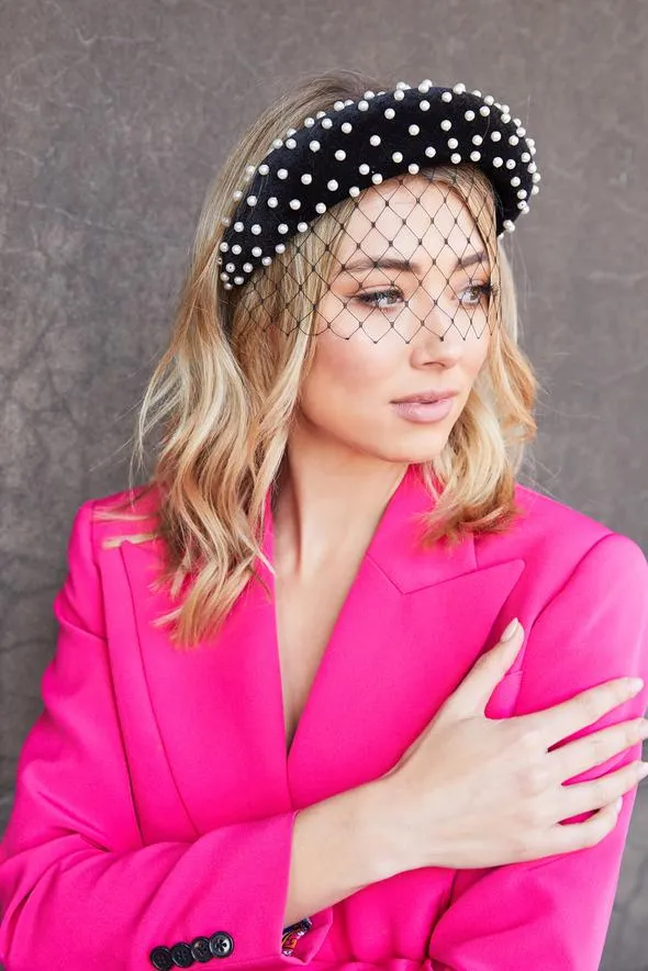 Morgan & Taylor Nikki Velvet Headband in Black