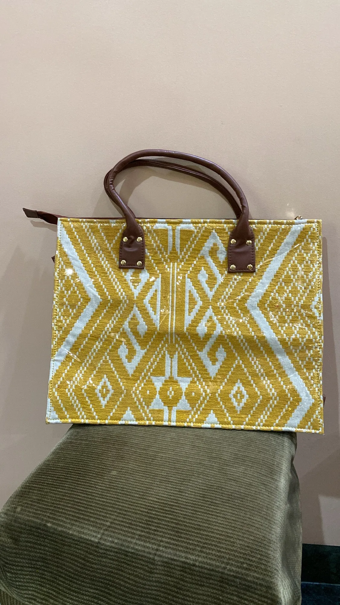 OVERSIZED AZTEC TOTE
