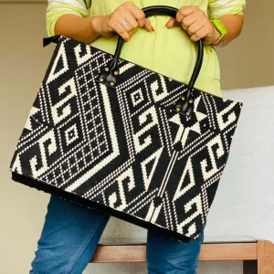 OVERSIZED AZTEC TOTE