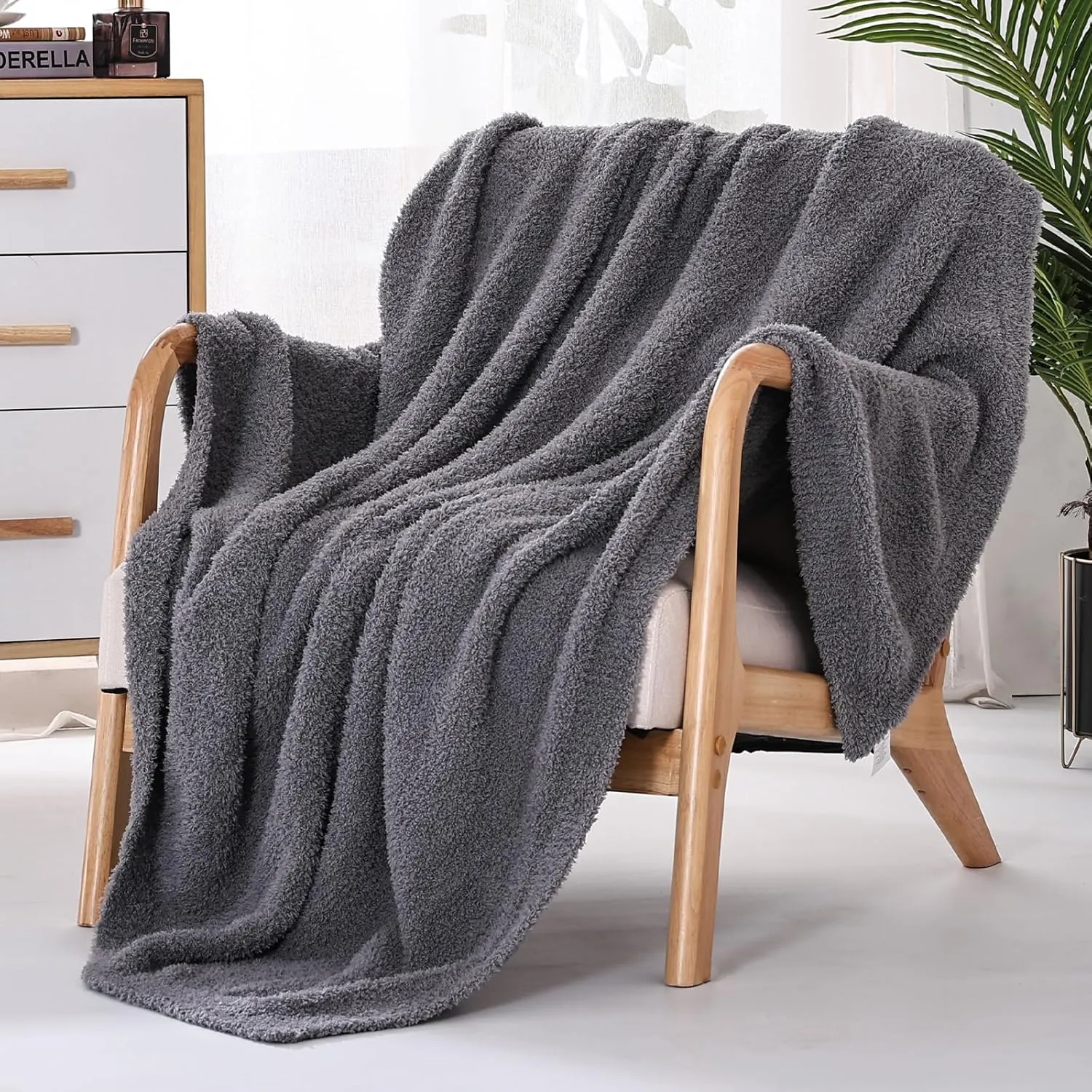 Panku Ultra Soft Cozy Knit Throw Blanket for Couch and Bed, Knitted Luxury Cozy Warm Fleece Blanket Throw, Plush Fluffy and Fuzzy Blankets for Gift (50x60 Inches, Dove Grey)