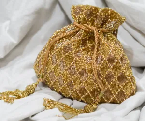 Rabia Potli – Gold