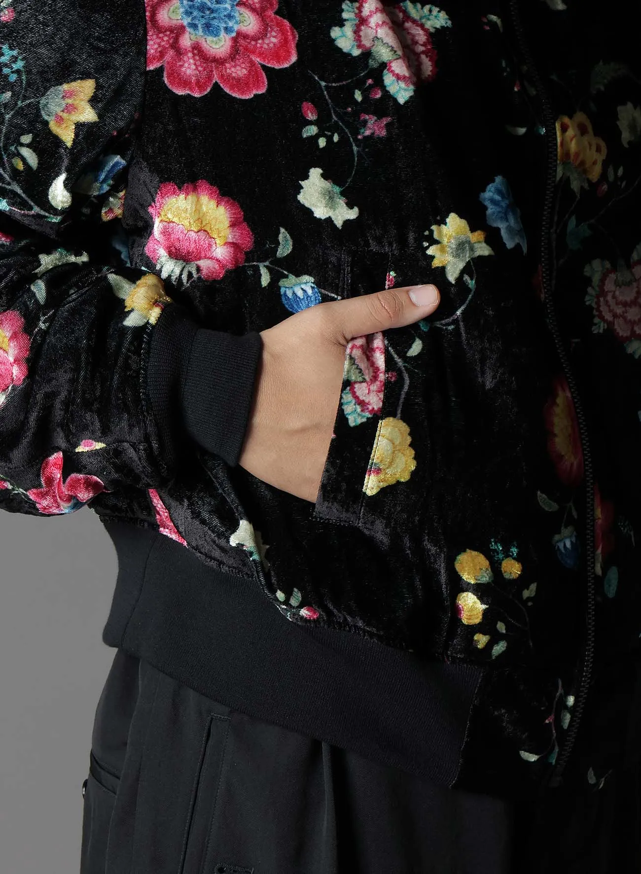 RAYON VELVET CHINESE FLOWER NY SWITCHING MATERIAL BLOUSON
