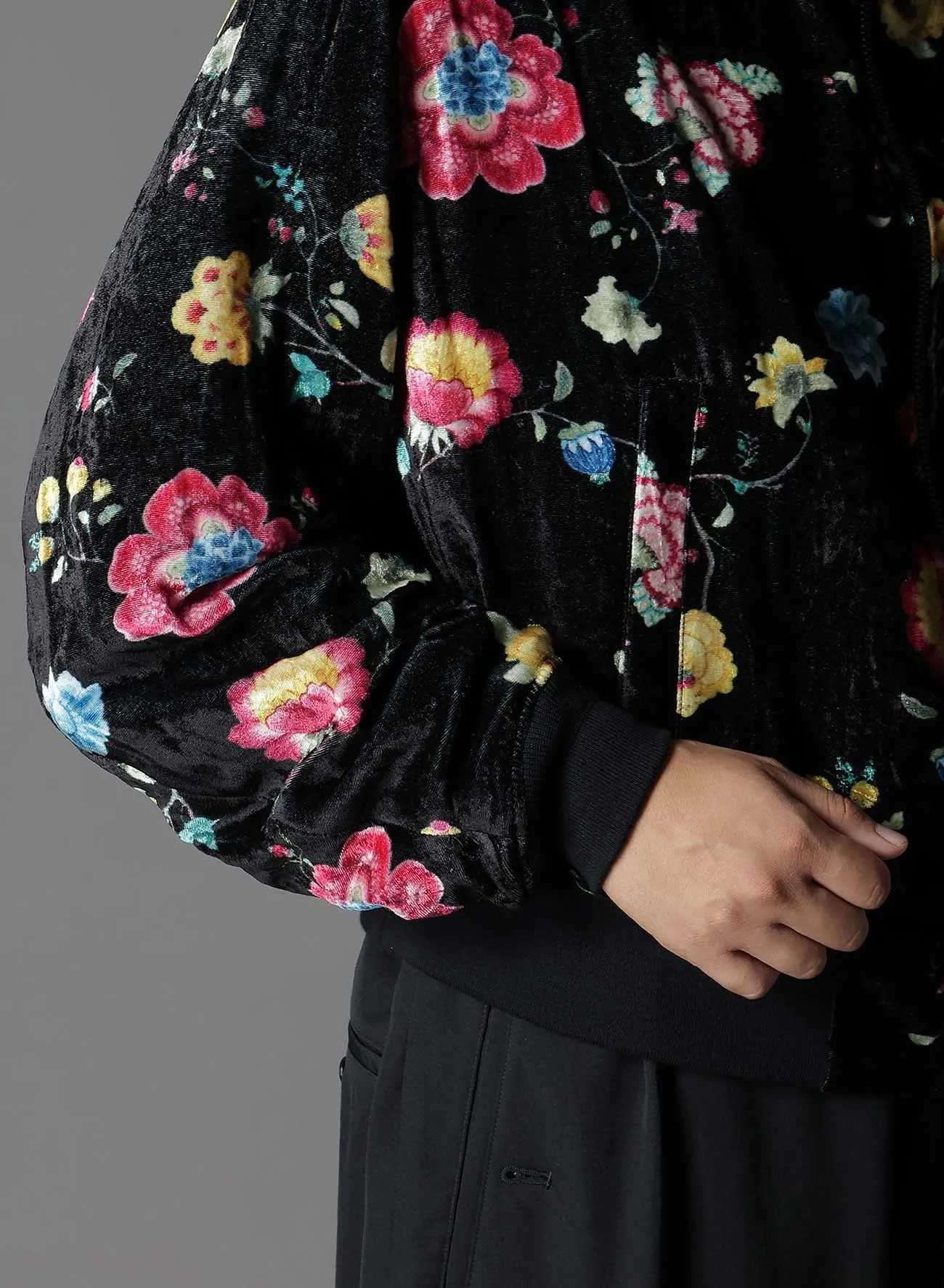 RAYON VELVET CHINESE FLOWER NY SWITCHING MATERIAL BLOUSON