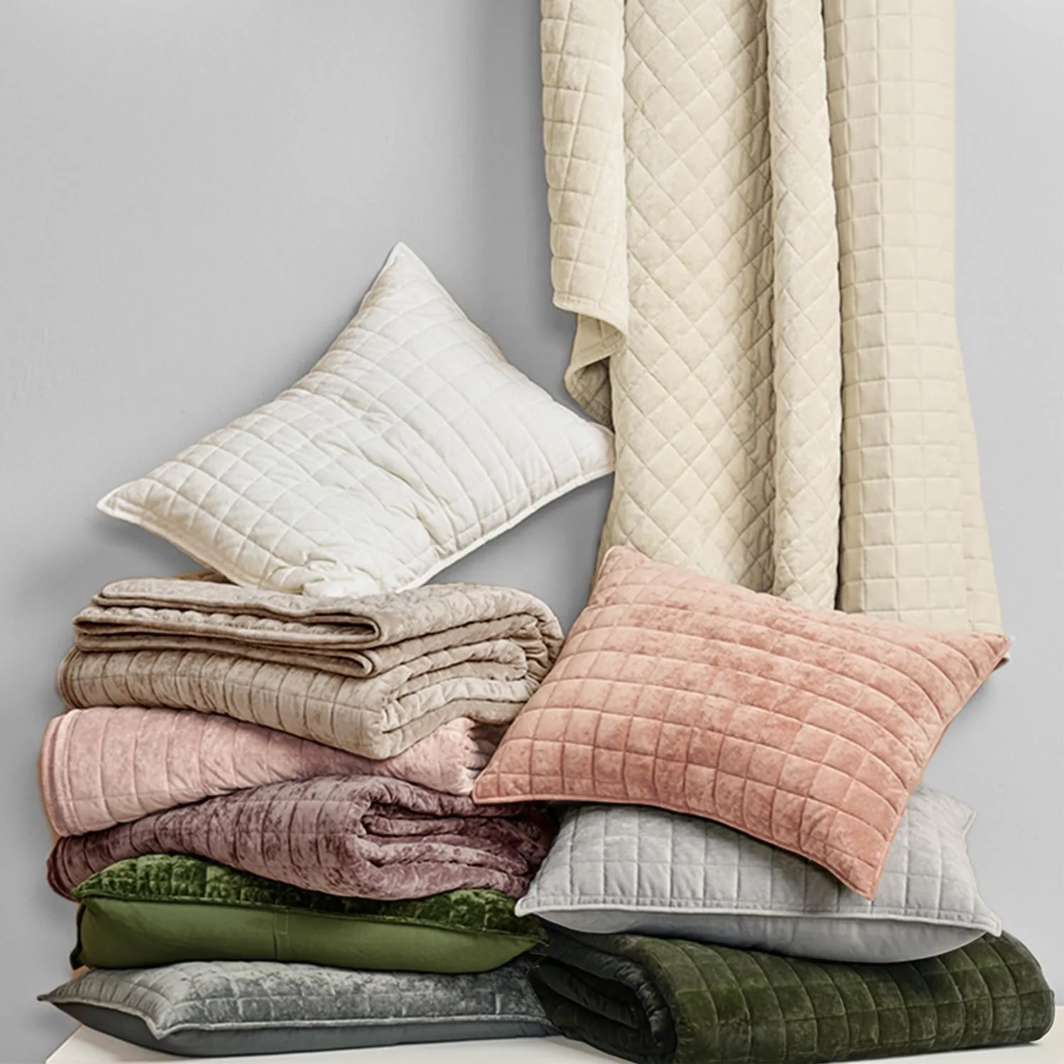 RECYCO Luxury Velvet Quilt Set King Size, Lightweight Velvet Comforter Set, Oversized Bedspread Coverlet Quilted Bedding Set, with 2 Matching Pillow Shams, for All Season, Olive Green