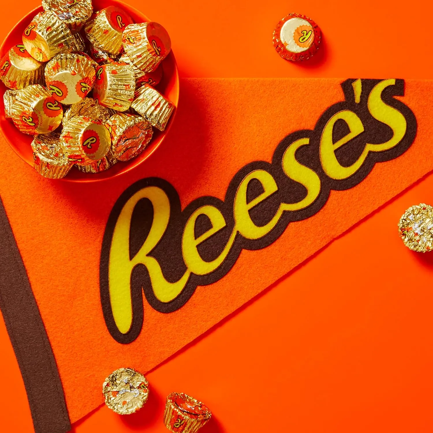 REESE'S Miniatures Milk Chocolate Peanut Butter Cups, Candy Party Pack, 35.6 oz