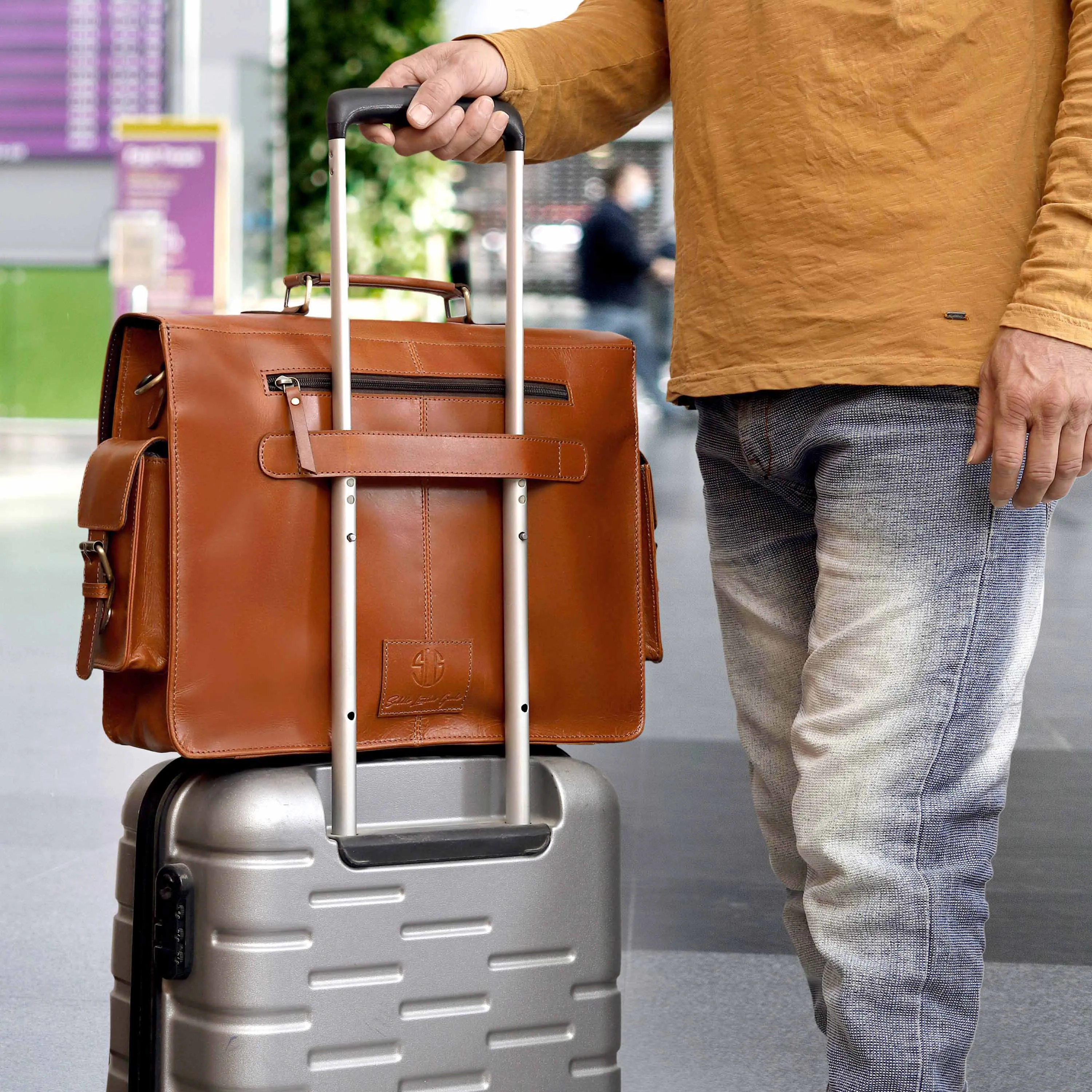 The Creative Leather briefcase