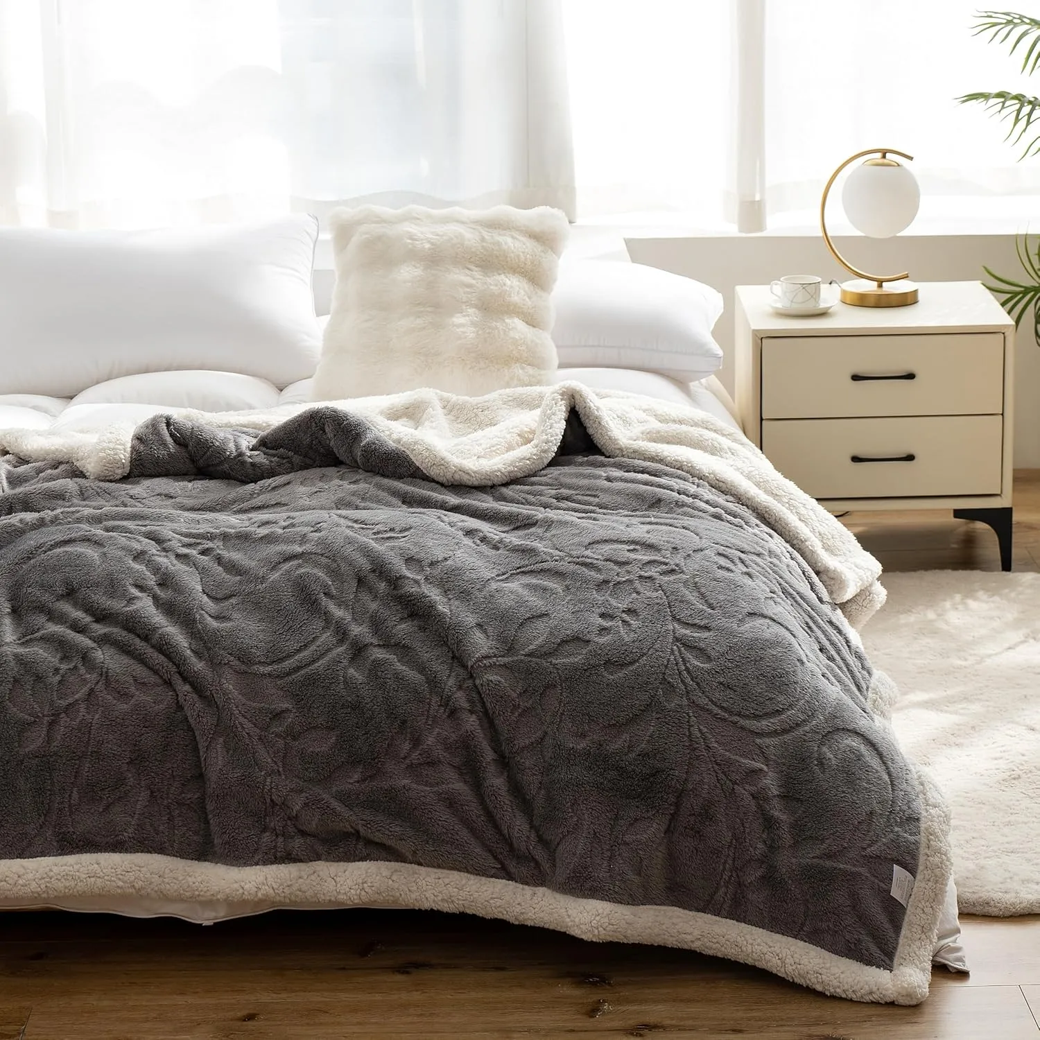 UKELER Cozy Sherpa Throw Blanket Queen Size 80 x 90 inch, Floral Throw Blanket for Bed, Couch, Sofa, Camping, Great Gift for Mother's Day, Father's Day, Thanksgiving, Christmas, New Year's, Dark Grey