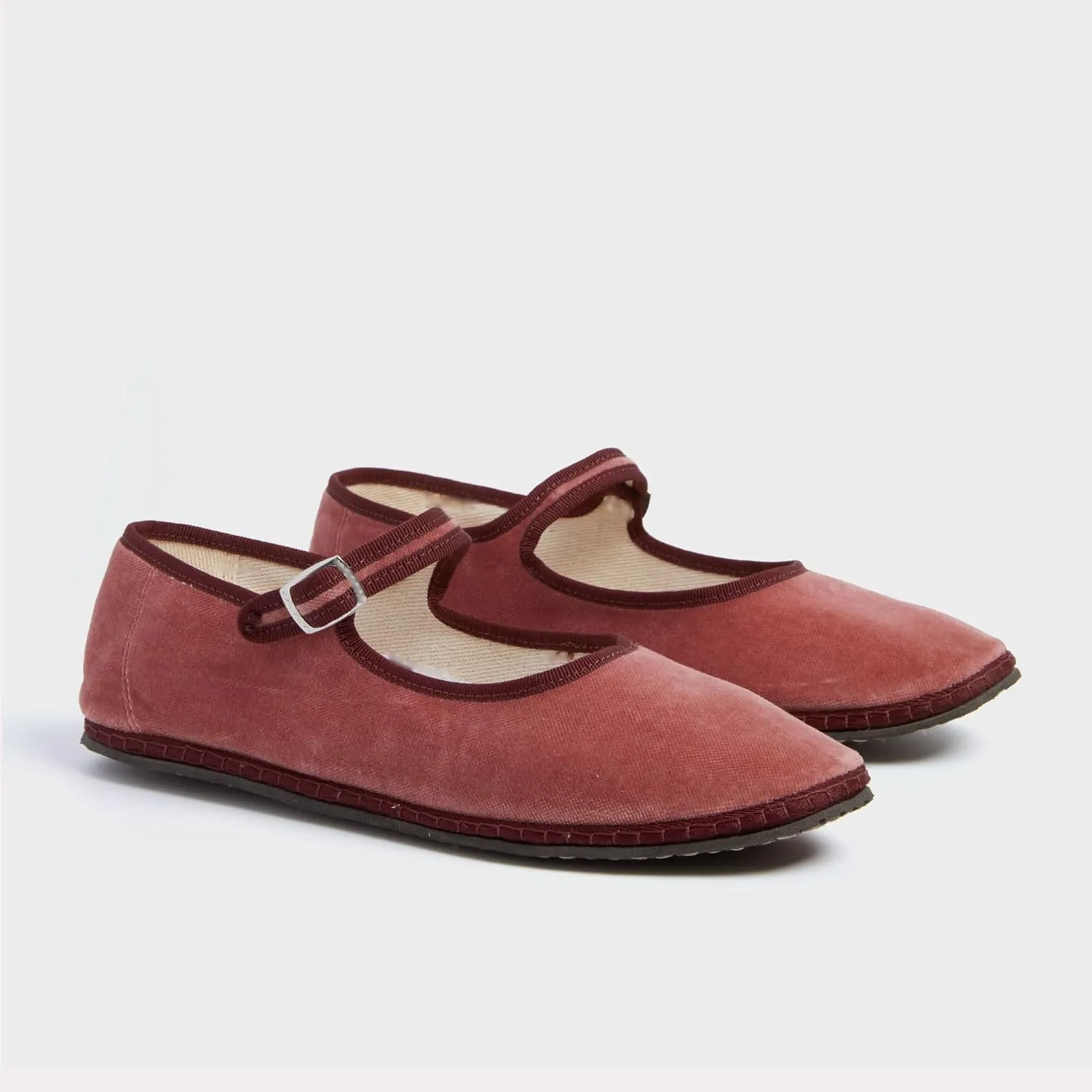 Velvet Ballet Flats for Women with Buckle Strap Comfortable Suede Closed Toe Slip On Mary Jane Flats Casual Comfortable Ballerina Shoes