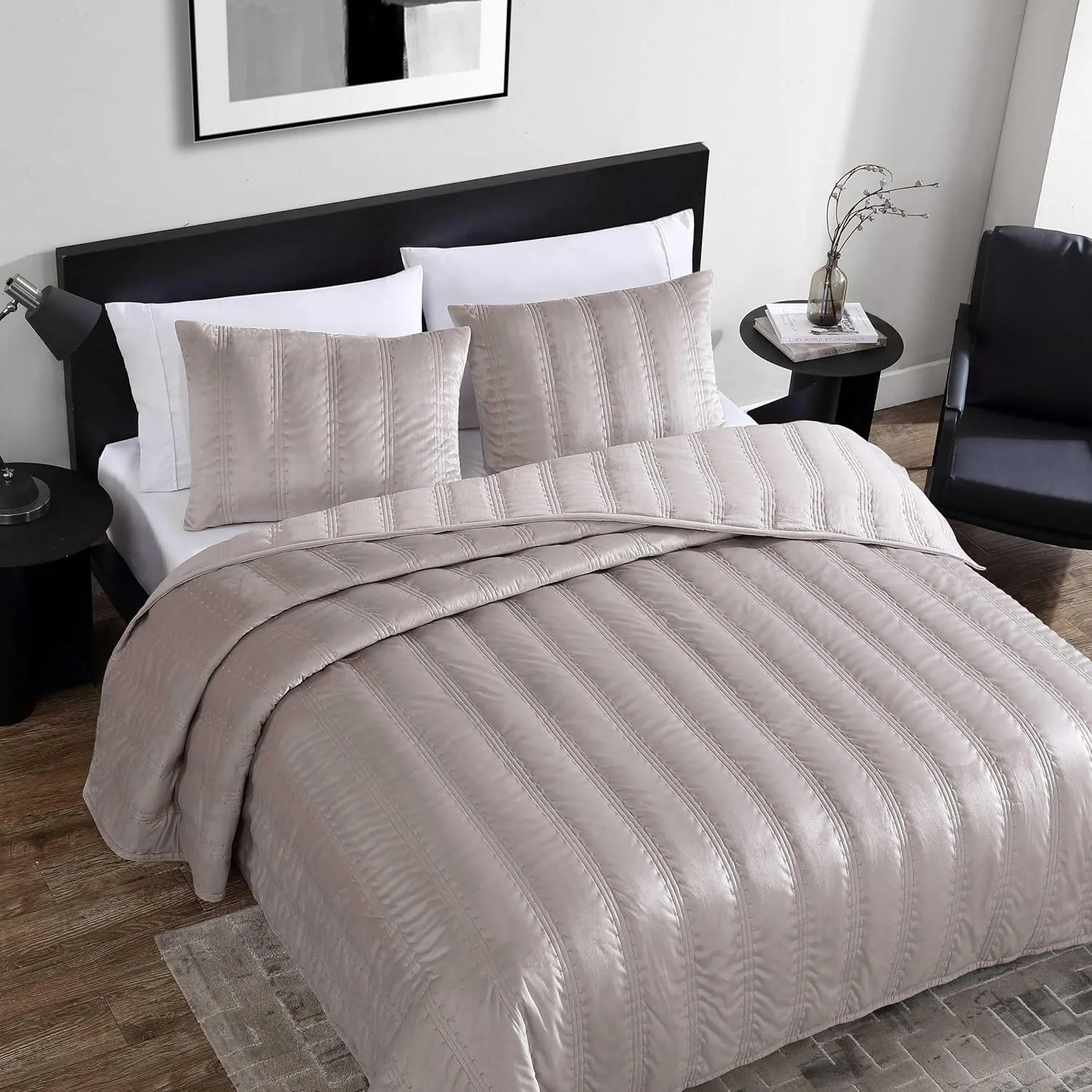 Vera Wang - Queen Quilt Set, Super Soft Bedding Set with Matching Shams, Modern Room Essentials (Velvet Linear Stitch French Clay, Queen)