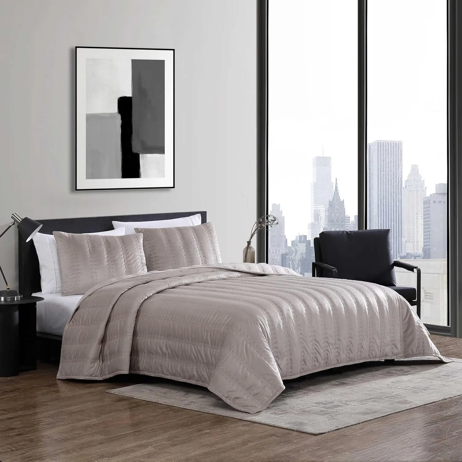Vera Wang - Queen Quilt Set, Super Soft Bedding Set with Matching Shams, Modern Room Essentials (Velvet Linear Stitch French Clay, Queen)