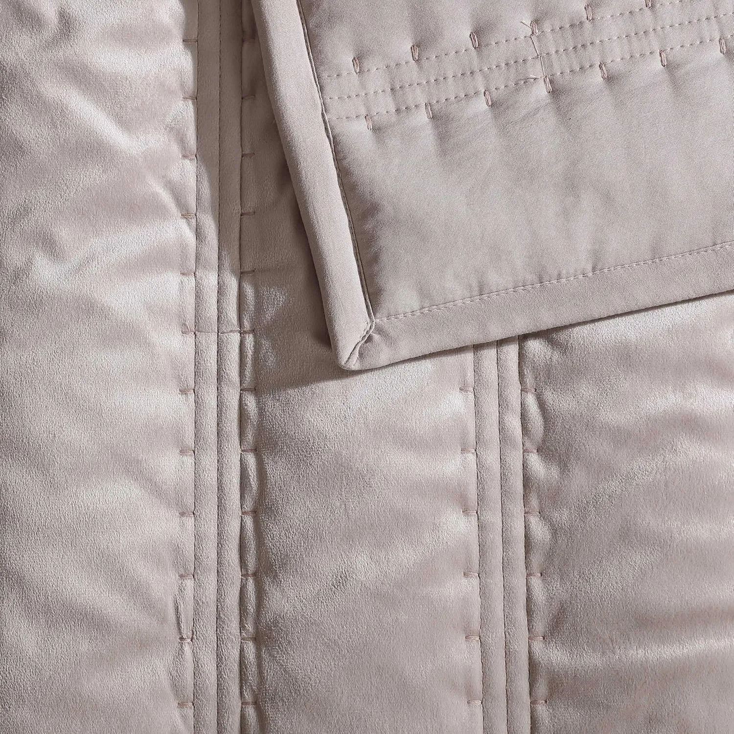 Vera Wang - Queen Quilt Set, Super Soft Bedding Set with Matching Shams, Modern Room Essentials (Velvet Linear Stitch French Clay, Queen)