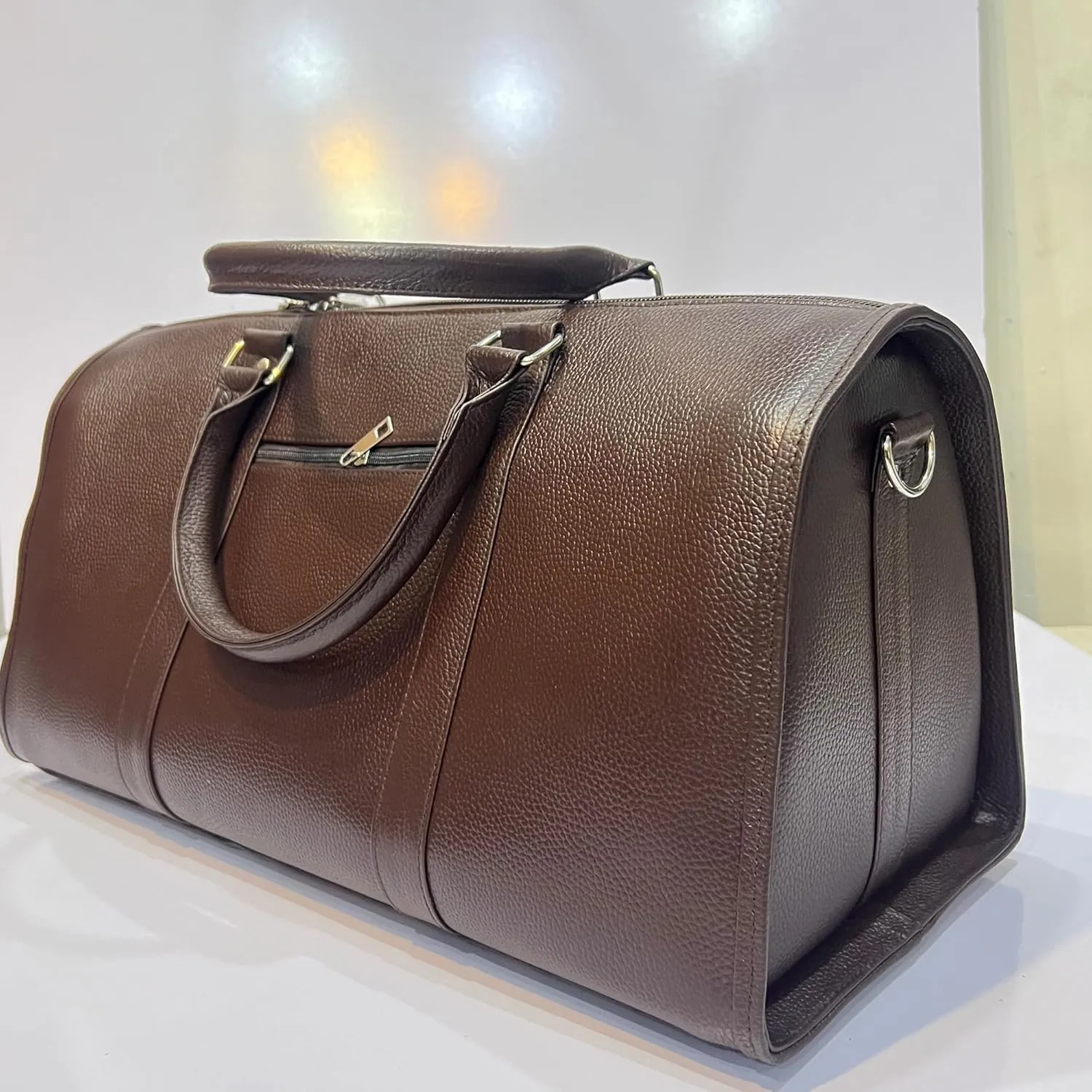 Voyager Cowhide Leather Duffel Bag – Travel & Gym Bag in Medium and Large (Dark Brown, Caramel Brown, Black). (Cramel Brown, Large)