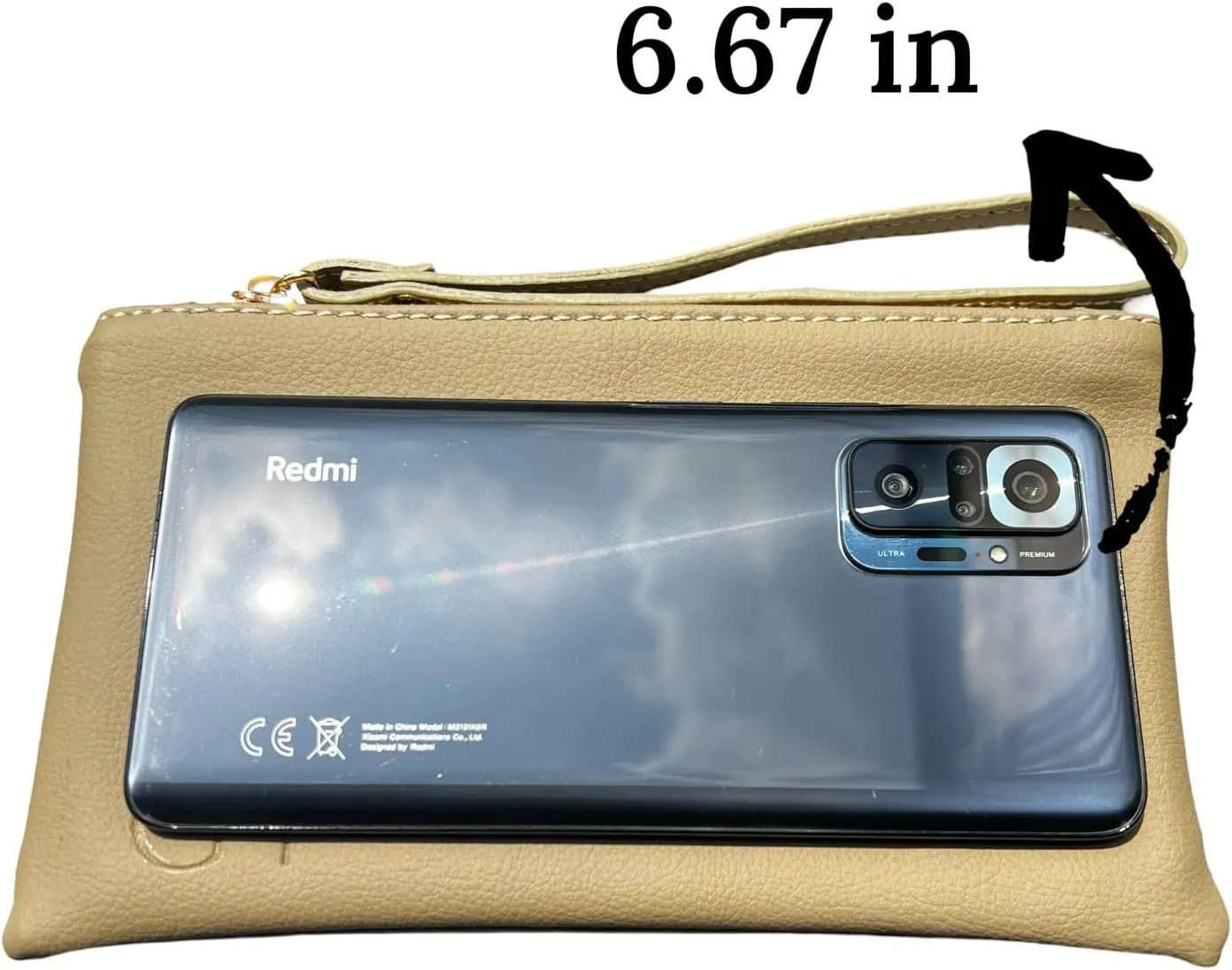 Women's eco-friendly wristlet - made with nopal cactus and corn leather, elegantly crafted in every detail.